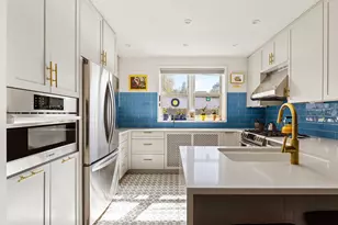 616 E 18th St, New York City, NY 11226 - Photo 4