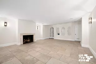 242 E 49th St, New York City, NY 10017 - Photo 14