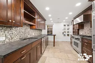 242 E 49th St, New York City, NY 10017 - Photo 8