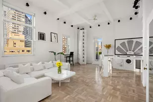 400 E 52nd St, New York City, NY 10022 - Photo 2