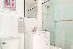 101 W 12th St, New York City, NY 10011 - Photo 6