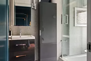 200 W 54th St, New York City, NY 10019 - Photo 18