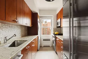 136 E 76th St, New York City, NY 10021 - Photo 4