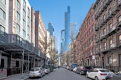 356 W 48th Street #2C, New York City, NY 10036 - Photo 12