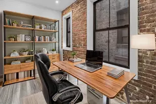 356 W 48th St, New York City, NY 10036 - Photo 8