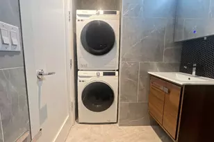 356 W 48th St, New York City, NY 10036 - Photo 10