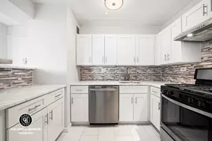 301 W 110th St, New York, NY 10026 - Photo 4