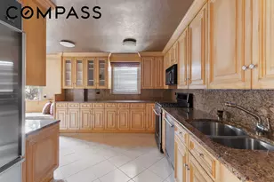 360 E 72nd St, New York City, NY 10021 - Photo 6