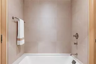 360 E 72nd St, New York City, NY 10021 - Photo 12