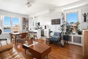 304 W 75th St, New York City, NY 10023 - Photo 2