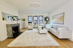 140 W 58th St, New York City, NY 10019 - Photo 2