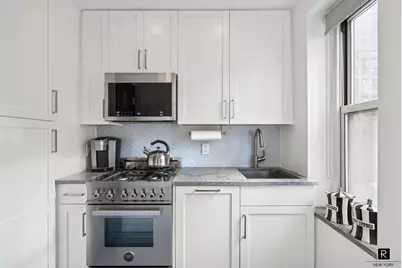 400 E 52nd Street #9-C, New York City, NY 10022 - Photo 6