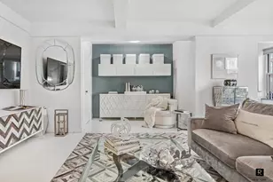 400 E 52nd St, New York City, NY 10022 - Photo 2