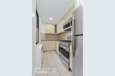 241 E 76th Street #4I, New York City, NY 10075 - Photo 2