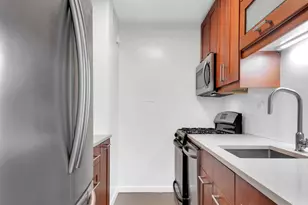 185 W End Ave, New York City, NY 10023 - Photo 4