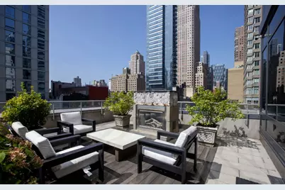 247 W 46th Street #2103, New York, NY 10036 - Photo 12
