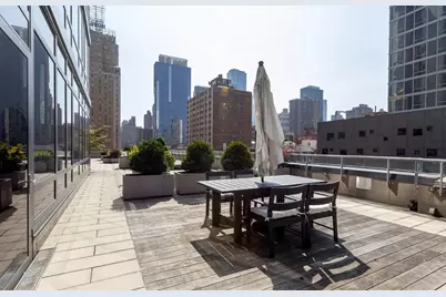 247 W 46th Street #2103, New York, NY 10036 - Photo 14