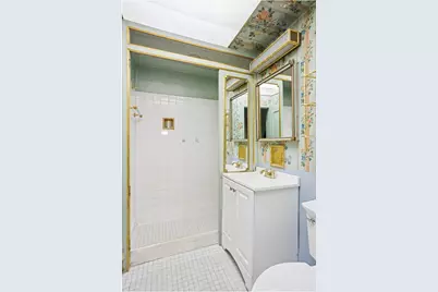 30 E 62nd Street #2F, New York City, NY 10065 - Photo 14