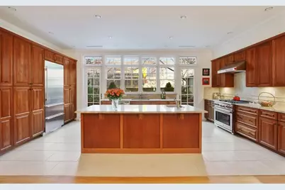 336 W 23rd Street, New York, NY 10011 - Photo 14