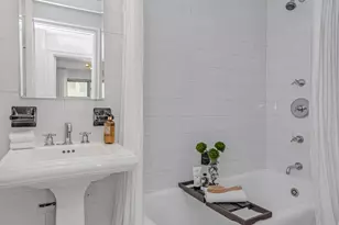 400 E 52nd St, New York City, NY 10022 - Photo 10