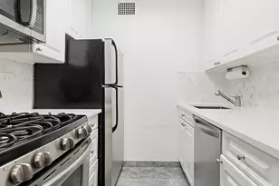 101 W 12th St, New York City, NY 10011 - Photo 6