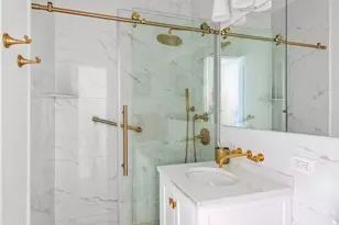 360 E 72nd St, New York City, NY 10021 - Photo 4