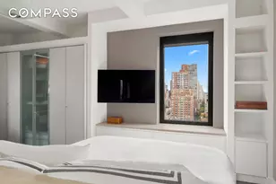 911 Park Ave, New York City, NY 10075 - Photo 10