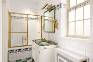 911 Park Ave, New York City, NY 10075 - Photo 6