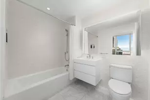 242 W 53rd St, New York, NY 10019 - Photo 10