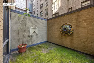 135 W 70th St, New York City, NY 10023 - Photo 4