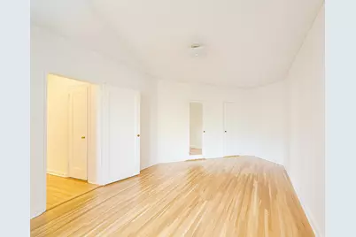 915 E 17th Street #302, New York City, NY 11230 - Photo 8