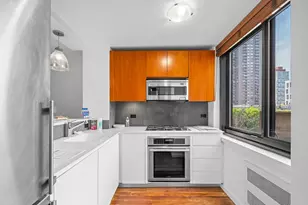 515 E 72nd St, New York City, NY 10021 - Photo 2