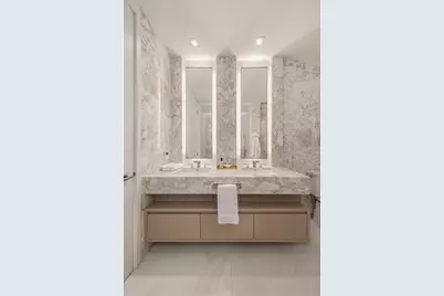 138 E 50th Street #12C, New York City, NY 10022 - Photo 2