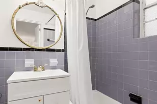 225 E 46th St, New York City, NY 10017 - Photo 4