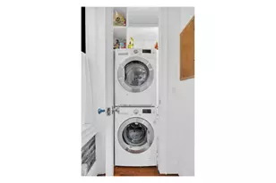 24-75 38th St, New York City, NY 11101 - Photo 10