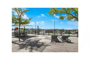 24-75 38th St, New York City, NY 11101 - Photo 18