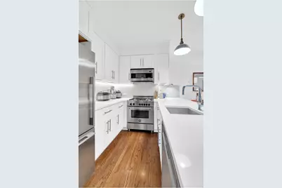 24-75 38th Street #D7/D8, New York City, NY 11101 - Photo 2