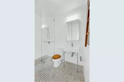 24-75 38th Street #D7/D8, New York City, NY 11101 - Photo 6