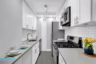150 E 61st St, New York City, NY 10065 - Photo 2