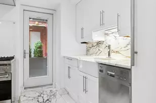 255 W 92nd St, New York City, NY 10025 - Photo 8