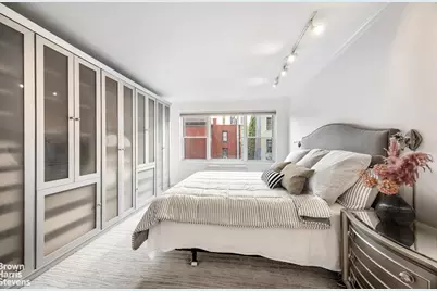 150 E 61st Street #5F, New York City, NY 10065 - Photo 6