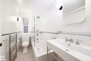 433 E 51st St, New York City, NY 10022 - Photo 4