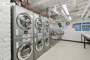 212 E 48th St, New York City, NY 10017 - Photo 12