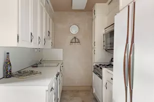 525 East 86th St, New York City, NY 10028 - Photo 4