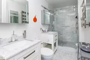 300 E 59th St, New York City, NY 10022 - Photo 8