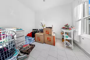 20-23 41st St, New York City, NY 11105 - Photo 8