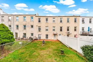 20-23 41st St, New York City, NY 11105 - Photo 22