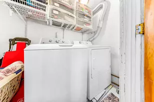 20-23 41st St, New York City, NY 11105 - Photo 24