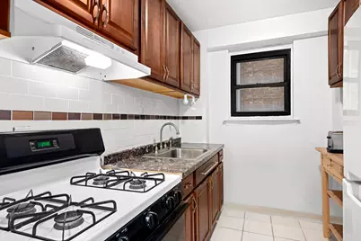 579 W 215th Street #5A, New York, NY 10034 - Photo 6