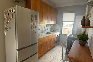 21-67 33rd St, New York City, NY 11105 - Photo 4